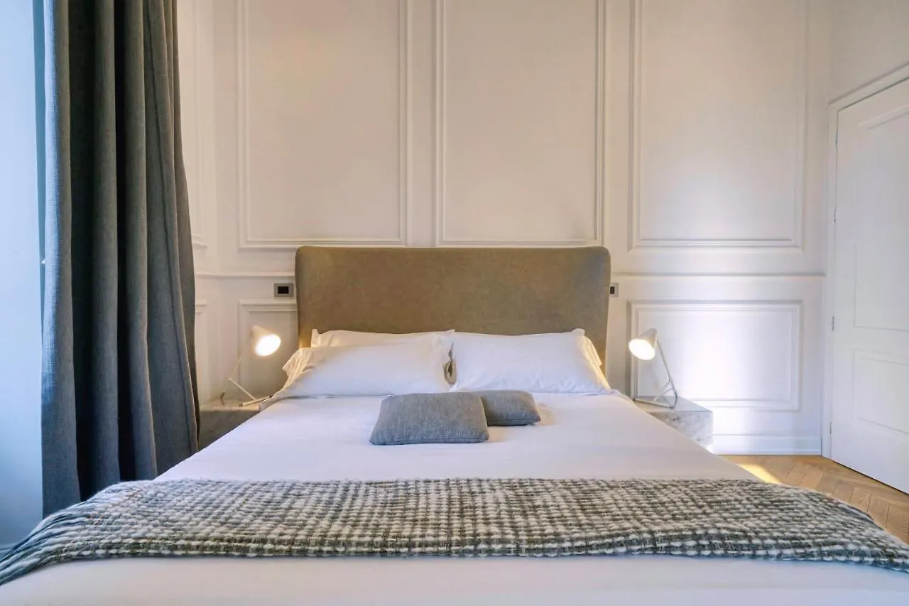 Via Chiodo Luxury Rooms La Spezia 2*,